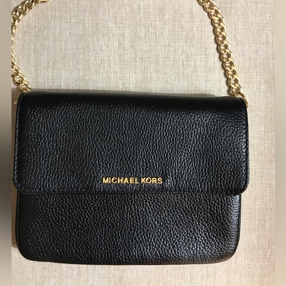 Michael Kors New Without Tags Leather Crossbody Bag. Includes Dustbag. - Picture 2 of 15